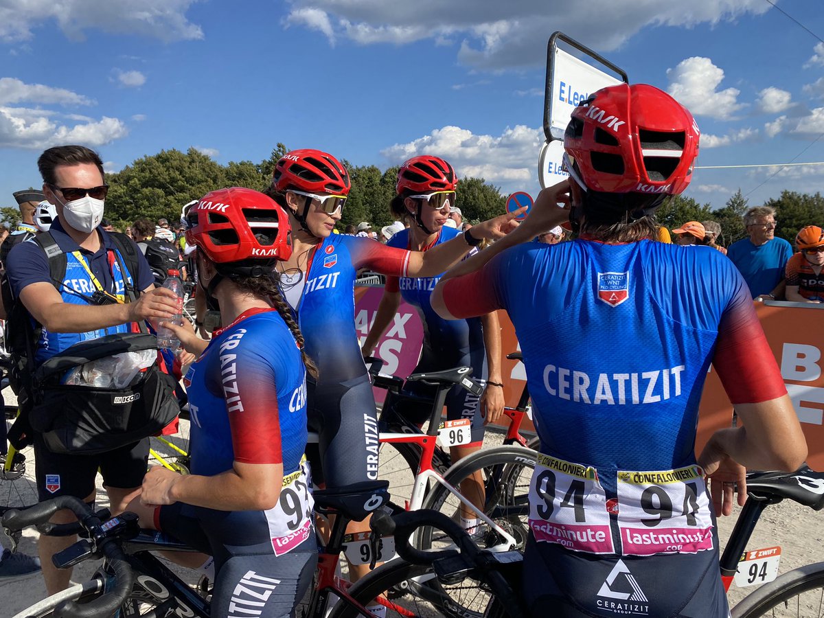 💪 <a href="/SchweinbergerK/">Kathrin Schweinberger</a> <a href="/confa_mg/">Maria Giulia Confalonieri</a> <a href="/sandyAD98/">Sandra Alonso</a> and Laura crossed the line together 😍

WE JUST FINISHED THE FIRST <a href="/LeTourFemmes/">Le Tour de France Femmes avec Zwift</a> ❤️

#TDFF  #WatchTheFemmes