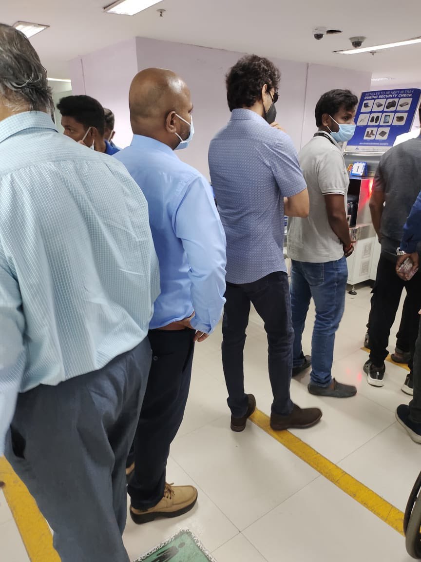 Wilstheep_off's tweet photo. #Varisu #Airport #thalapathy #vijay #beast #varisushootspot #chennai #Trending #viral #Photos #photi https://t.co/H3BJyovoK8