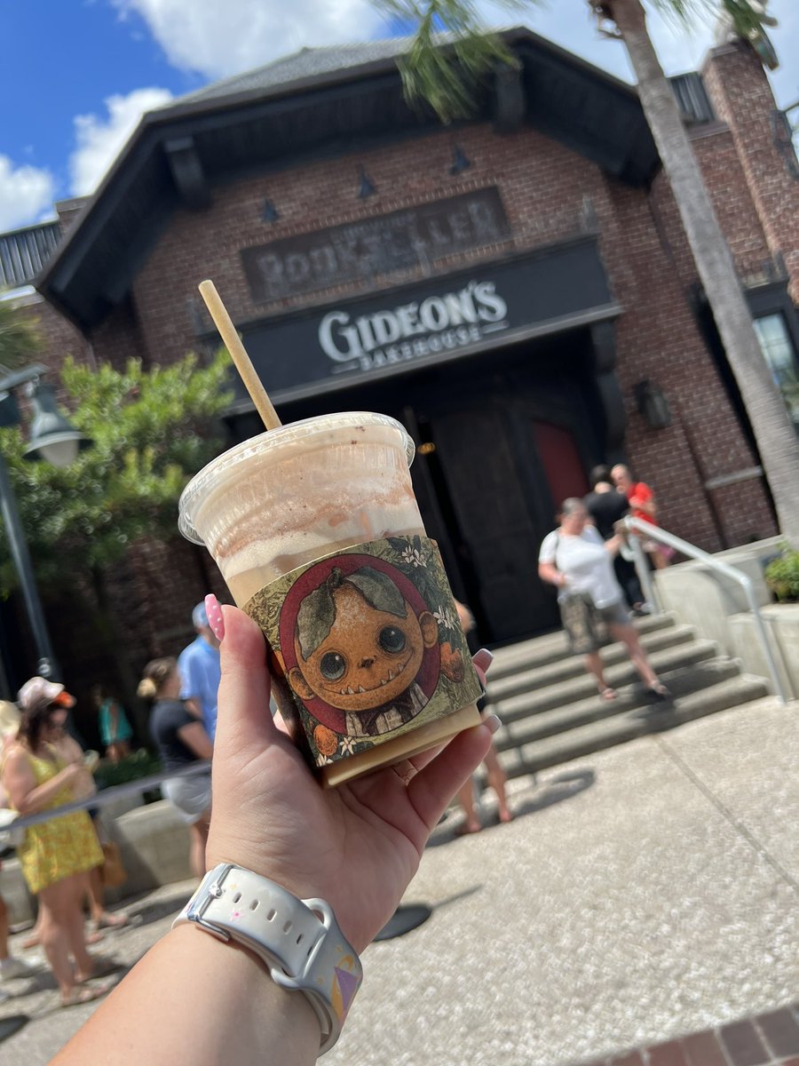 MrsGoldenEars's tweet photo. If you haven’t tried the peanut butter cold brew from @gideonsbakehouse you are missing out! An absolute must each trip. #gideonsbakehouse #disneysprings #disneyfood #disneydining #waltdisneyworld #disneyblog #disneyadult https://t.co/tEmretfms1