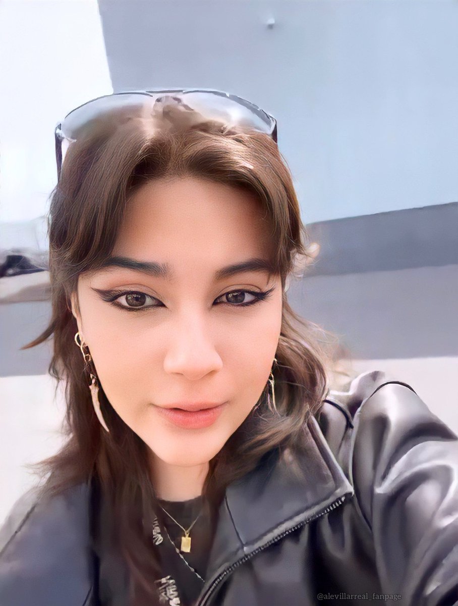 AlefansTW's tweet photo. Happy Ale Day 🙂

#thewarning #thewarningrockband #thewarningband #thewarningfans #alevillarreal #AlejandraVillarreal #rock #rockgirl #rockchick #bass #bassist #femalebassist #aleday https://t.co/0y8l02jXLU