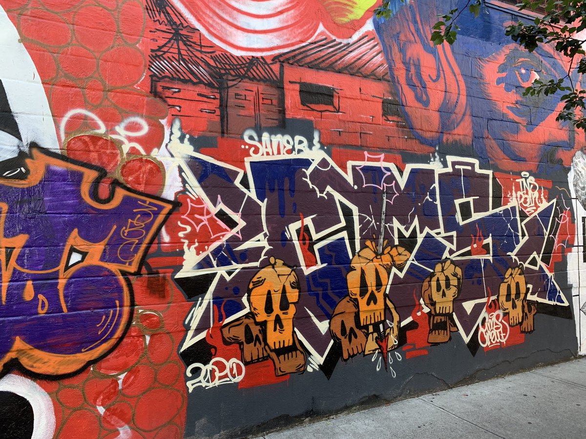 PlatypusVP's tweet photo. Street art of Bushwick. A thread. #NewYork #Brooklyn #StreetArt #graffiti https://t.co/SRA2Mhg62s
