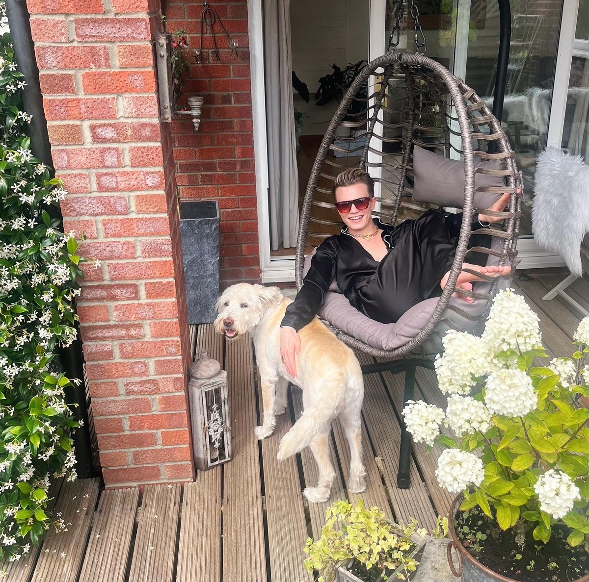 Ronan Parke tweet media