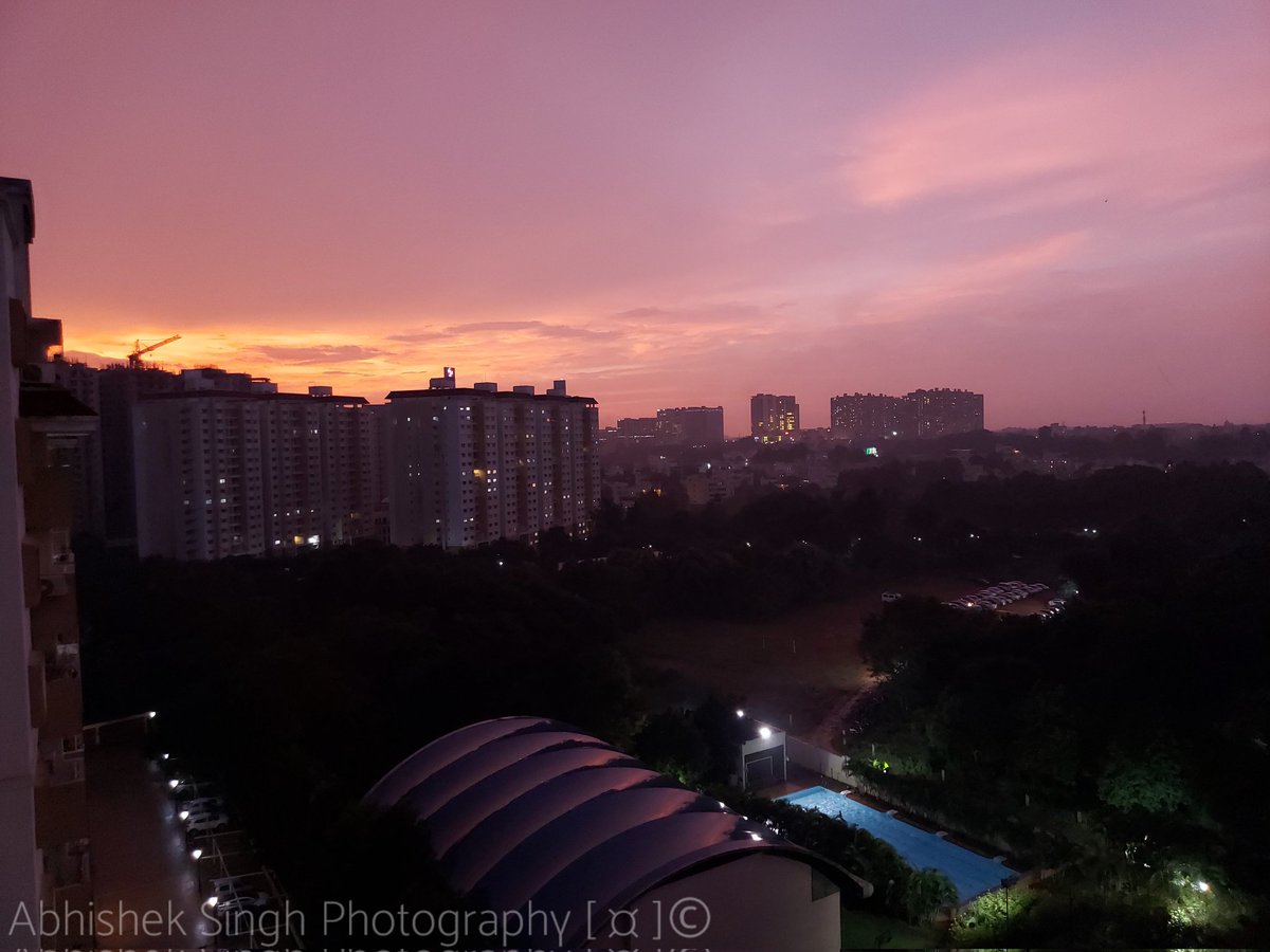 i_abhisheks's tweet photo. A lovely view from balcony this evening.
#StormHour #ThePhotoHour #Bengaluru #Rains #Belvedere #sunset #sky #sundayvibes #DukeClicks #EyeAbhishekPhotography #Photos #photography #PhotoOfTheDay https://t.co/T1qzfYpViI