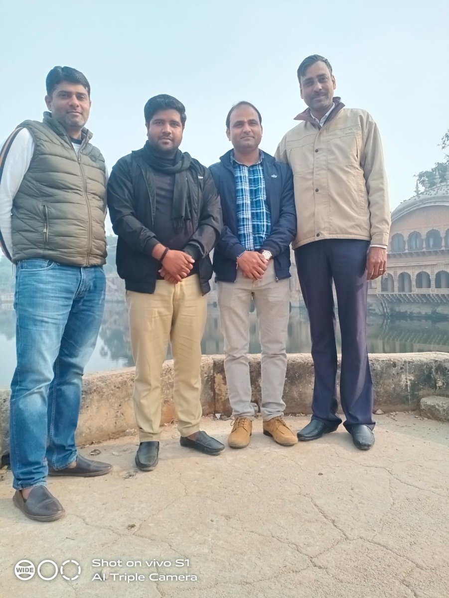 मेरे बेहद अजीज  सुख दुःख में मेरे साथ खड़े रहने वाले ,हँसमुख, उर्जावान, प्रखर वक्ता व प्रतिभाशाली प्रिय छोटे भाई विकास पोषवाल को जन्मदिन की अपार बधाई व शुभकामनाएं 🎂💐💐💐💐🎂🎂