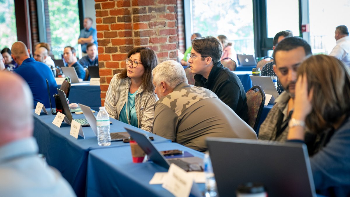 ConsumerBankers's tweet photo. Bankers are moving into the final days of the 2022 Executive Banking School session and it's incredible to listen to the creative conversation and engaged problem solving we're seeing in every single classroom. #BackToBankingSchool https://t.co/eivTzbckGH