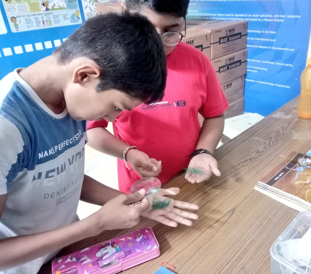 NisargCSC's tweet photo. રજા ની મજા વિજ્ઞાન ના પ્રયોગો સાથે...
#Sundayscienceschool માં વિદ્યાર્થીઓ પ્રયોગો કરી ને આનંદ સાથે નવું નવું શીખી રહ્યા છે અને સમજી રહ્યા છે...
@InfoGujcost @dstGujarat @CMOGuj @vnehra @narottamsahoo @RscPatan @of_gcc @GujScienceCity @InfoGujarat @EduMinOfGujarat https://t.co/KyoG2KsQIk