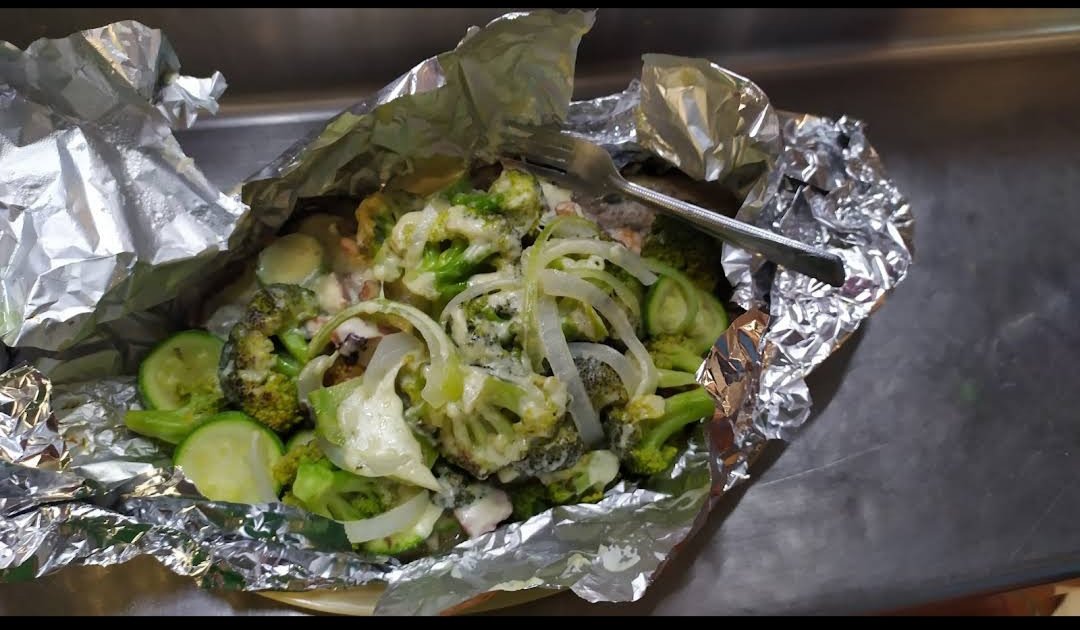 ¿ A dieta? ¿Por qué no pruebas un delicioso pescado al vapor con verduras? Menos de 500 calorías, no te arrepentirás!!