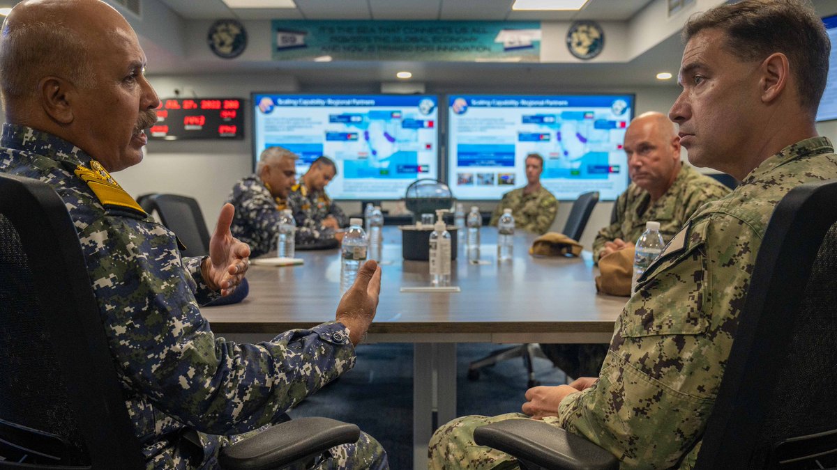 defencealerts's tweet photo. 🔴An Indian delegation visited #US5thFleet headquarters July 27, 2022. Leaders, including Deputy Chief of the Naval Staff Vice Adm. Sanjay Mahindru, discussed opportunities for #maritimecooperation. https://t.co/XTyy5SClWN