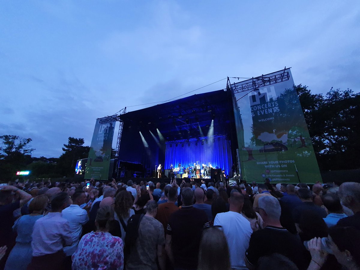 magicbusjim's tweet image. Bedford was the scene this weekend #bedfordisntshit #bedfordpark #bedfordesquires #paulweller #therifles #Esquires