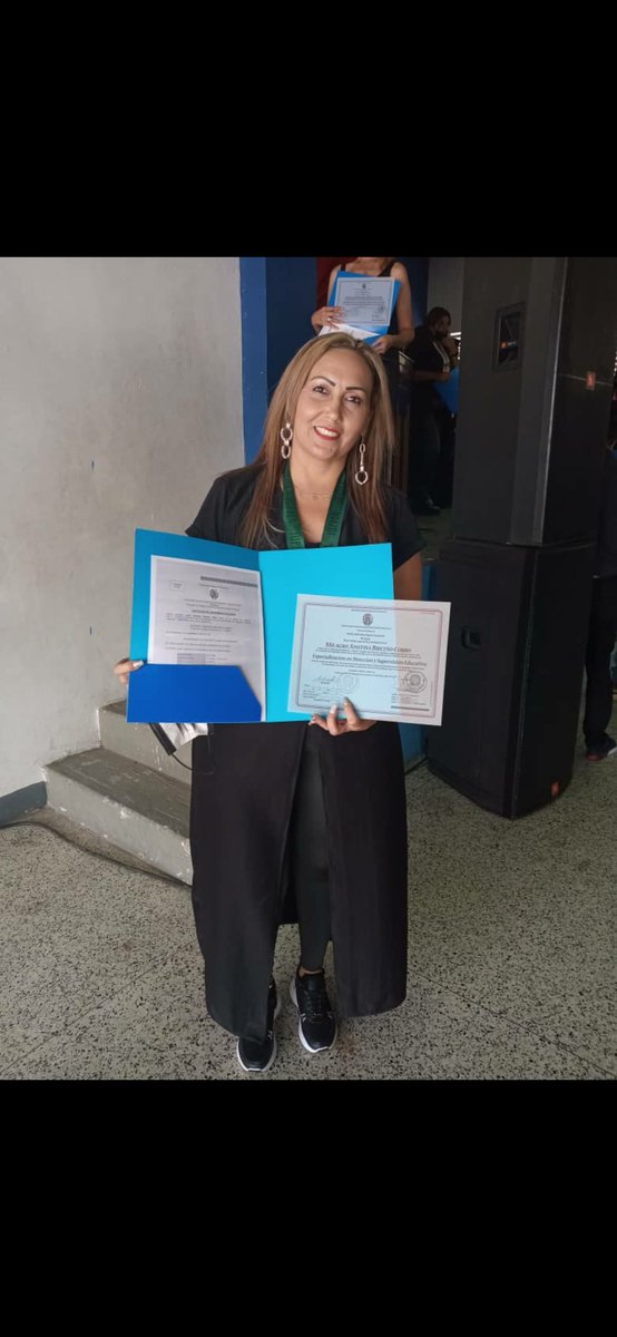 Desde la <a href="/ULGU_Hatillo/">@ULGUHatillo</a> extendemos nuestras felicitaciones a la profesora Milagros Briceño, porque el día de ayer recibió su título de especialización en dirección y supervisión. <a href="/unembaruta/">UTGU MIRANDA COMUNALIZACION</a> <a href="/UnemsrUnemsr1/">UTGU MIRANDA COMUNALIZACION</a> <a href="/SomosUnem/">SOMOS UNEM</a>