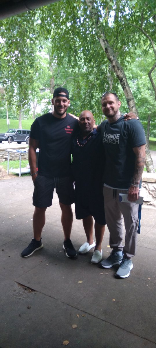 JesseAuckerman's tweet photo. Was so nice getting to reconnect with my brothers! Love to see my guys free and prospering 🏆 #TheNumbered https://t.co/qQDJzE74e3