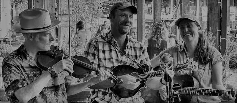 HostelCafePDX's tweet photo. Join us Monday night!
 
We have featured artists playing 2 sets, an open mic before, after, and in-between sets. Our house-made menu and local beers, ciders, and kombucha on tap are available until 11pm.
 
We’ll have Sun Fish Duo: Dan &amp; Sarah as the featured artist! https://t.co/BU6wnJwOYP