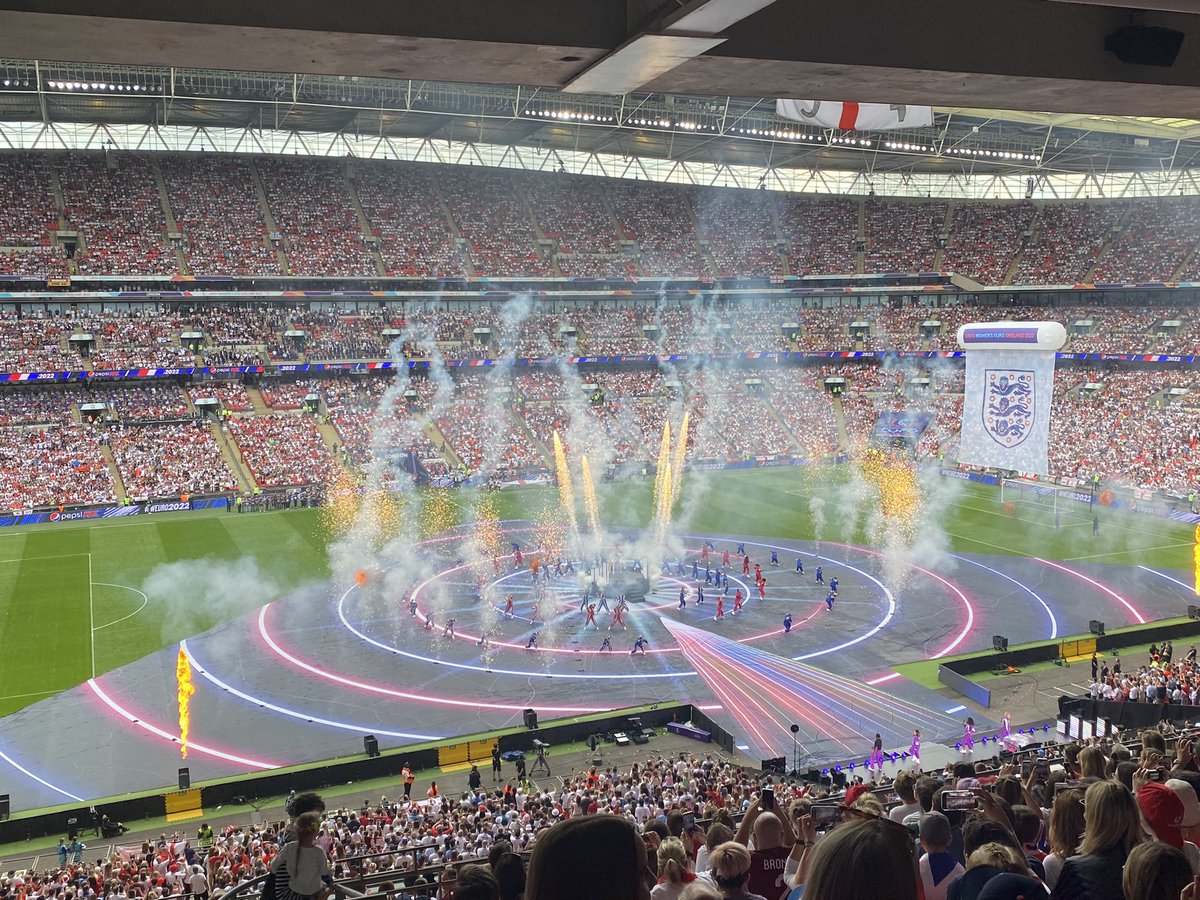 Incredible atmosphere!!