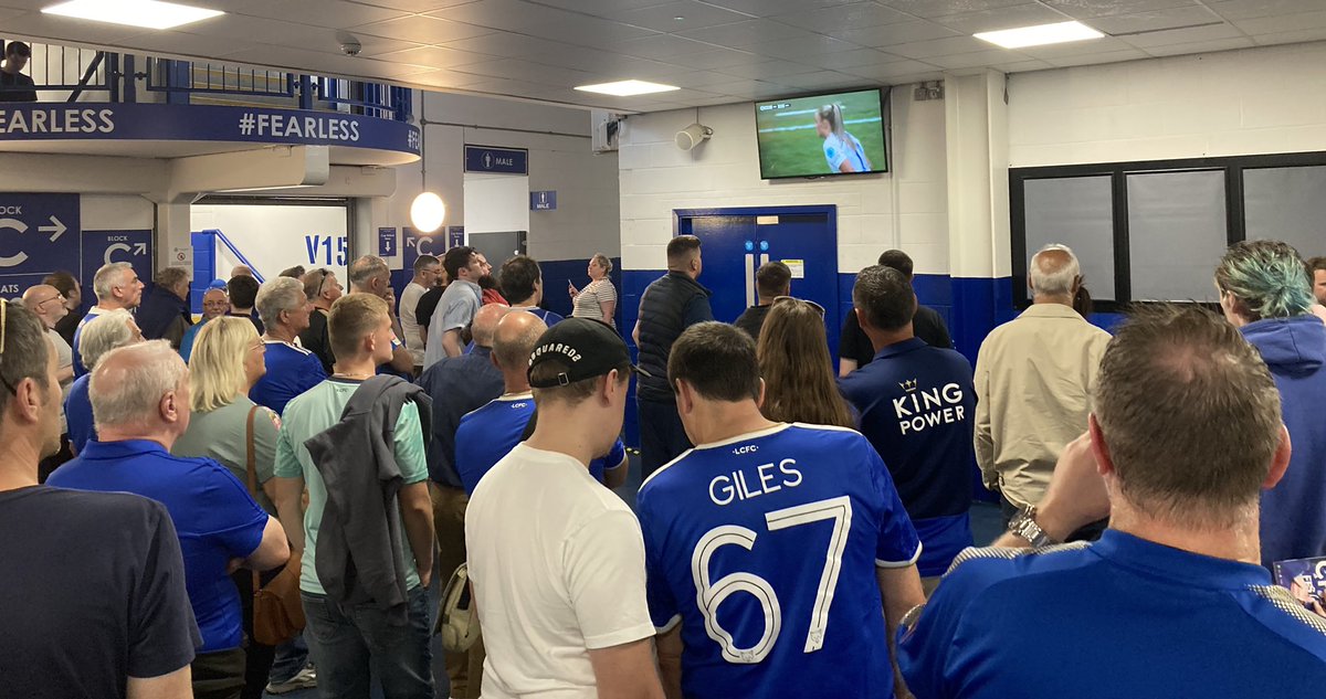 At #Leicester vs #Seville pre-season friendly and they've got #WEuro2022Final between #ENG and #ger on the screens at every concourse. Everyone's watching. People talking about individual players like they would about England men's team players. Groundbreaking stuff. 

#LCFC