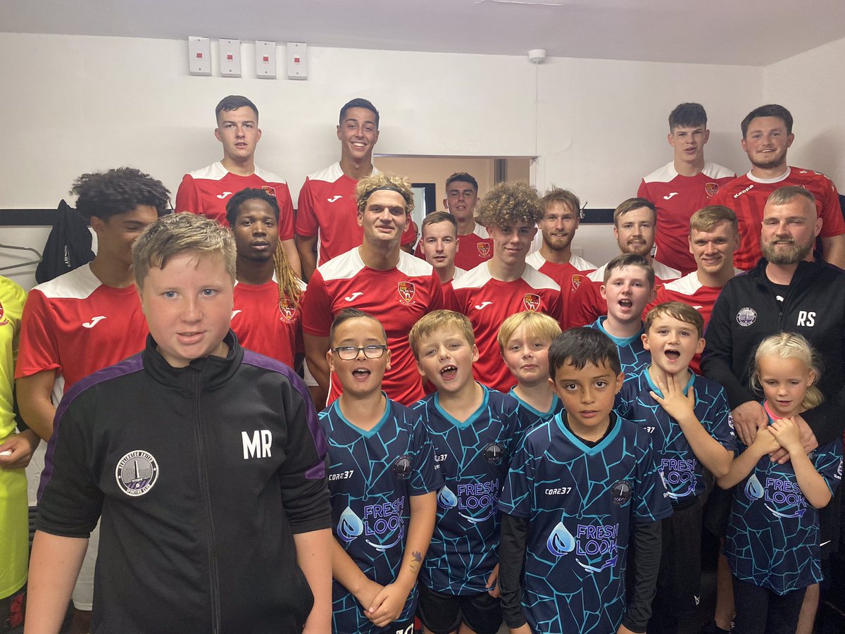 AFCDudley2026's tweet photo. 𝘼𝙗𝙤𝙪𝙩 𝙮𝙚𝙨𝙩𝙚𝙧𝙙𝙖𝙮 🙌

➕3️⃣ points ✅ 
Clean 📄 ✅
Great crowd ✅

It’s always nice to see good feedback about the club and this email we received certainly made us proud 🫡

We’d like to thank yesterday’s mascots who showed fantastic support throughout! 👏

#Terriers https://t.co/NtvzcjMzoI