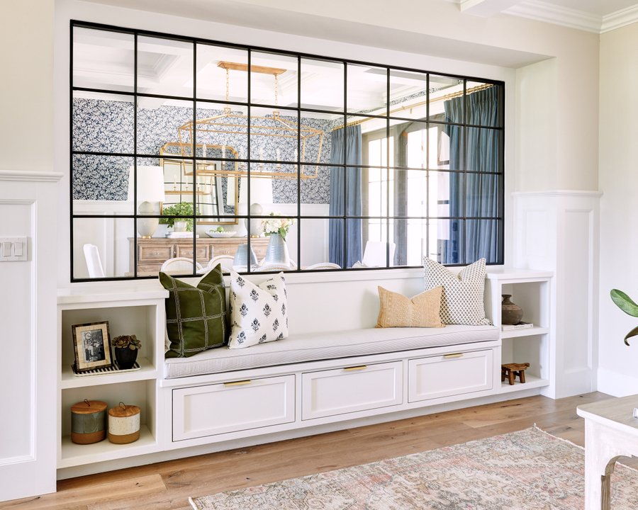 lexiwestergard's tweet photo. Give me all the storage + a soft spot to sit on in every entry way. Custom cabinetry and upholstery goes a long way when creating a hardworking, beautiful entry space.

#51stReno // #LWSimplyBeautifulLiving // Builder: Bent Nails // Photography by: @johncwoodcock https://t.co/Oy22R1cVTi
