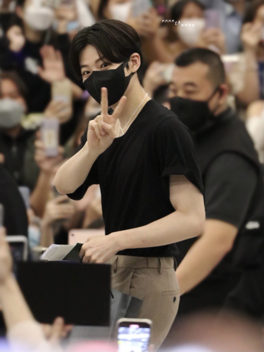 7chillichoii_'s tweet photo. the body kim junkyu!! https://t.co/O6JSitwJ0D