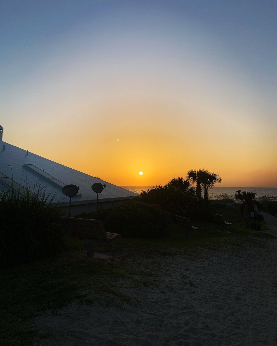 WolfsonXC's tweet photo. Come join us for some preseason runs! This morning some of the team met in Atlantic Beach for an easy 4-5 miles. More opportunities next week.
#sunmertraining #XCseason #wolfpack #wolfsonXC
#atlanticbeach #XCtraining #sundayrunday https://t.co/zeC9UwPnh1