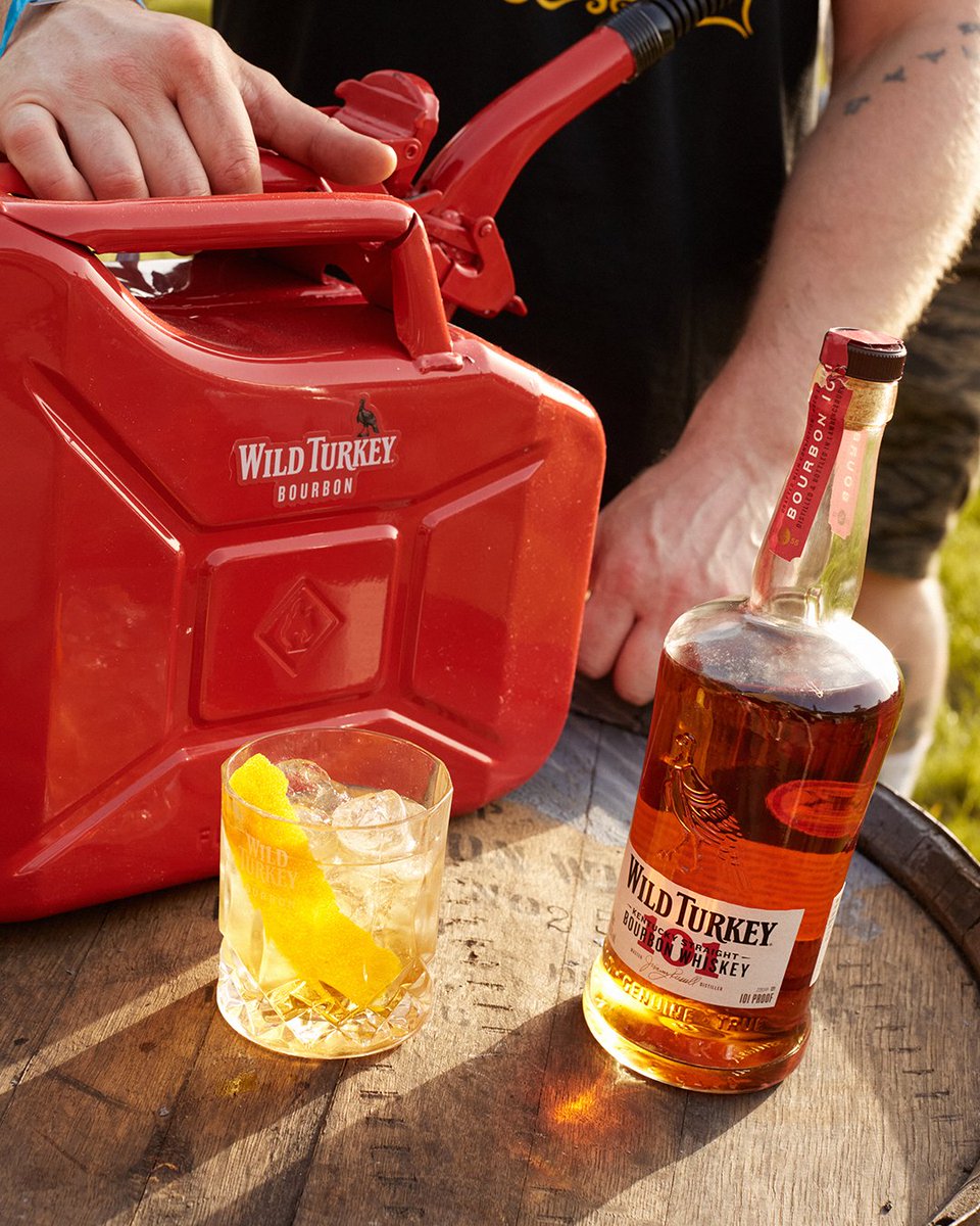 WildTurkeyUK's tweet photo. Listen up. When we pre-batch we mean business π π¦
#WildTurkey #jerrycan #oldfashioned #oldfashionedcocktail #WildTurkey101 #prebatchedcocktails #bourbonlife #homebar #drinksoutside #letsgo #drinkstime #pourpour #bigflavours
Please enjoy responsibly. https://t.co/CYFkcOb44l