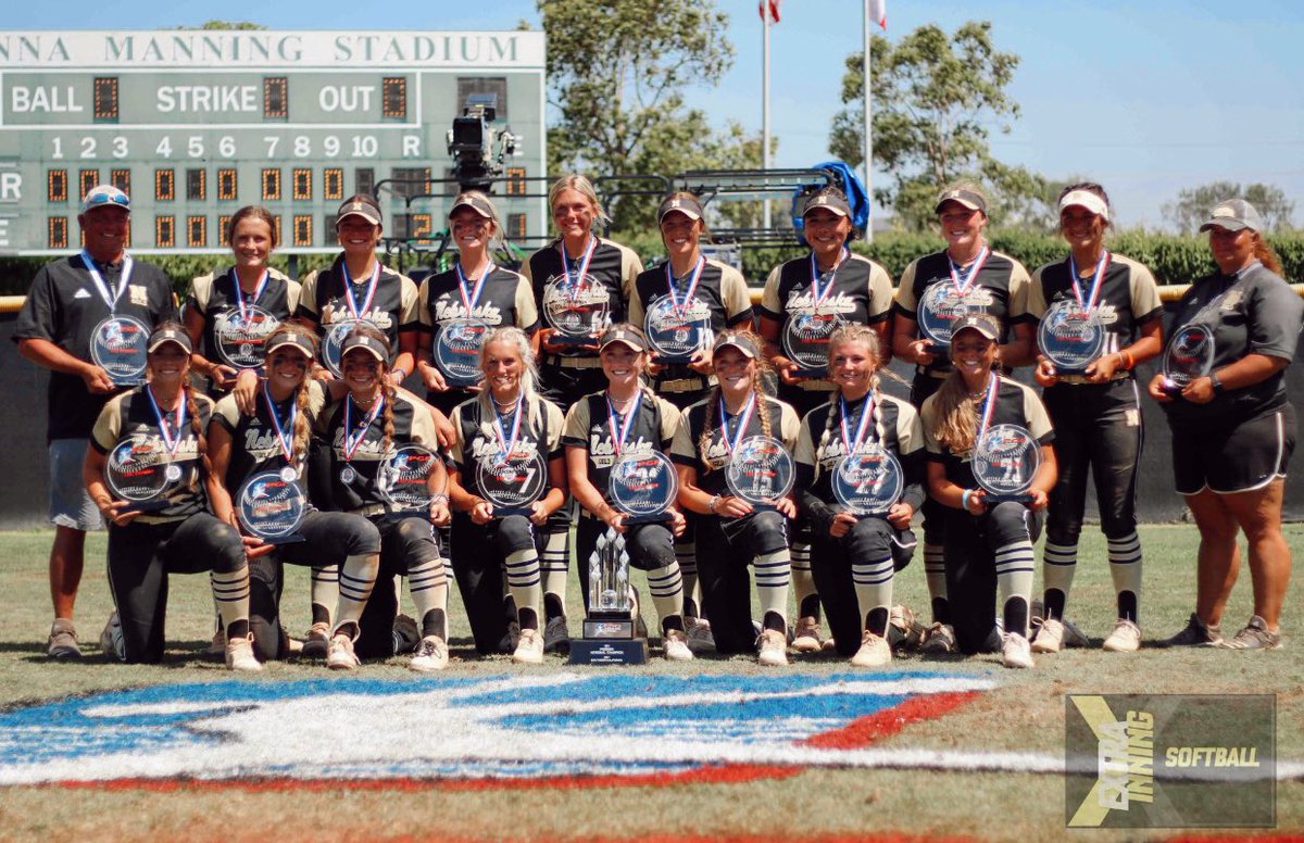 Ava Kuszak tweet media