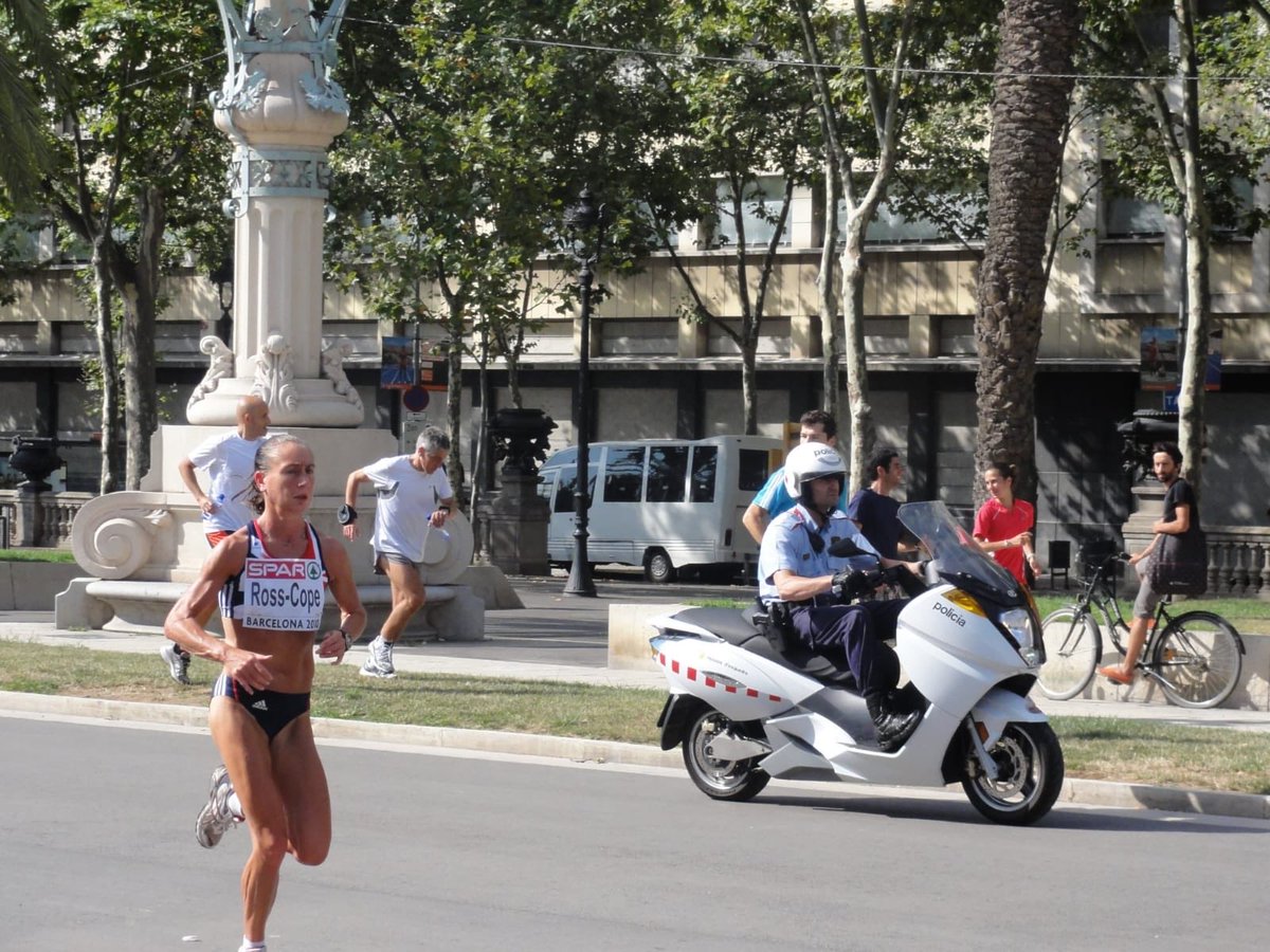 RossCopeRunning's tweet photo. Wow 12 years ago today European marathon championships #team bronze medalists ⁦@runningjo10k⁩ ⁦@PartridgeSusan⁩ ⁦@rjprobinson⁩ ⁦@rushbynature⁩ ⁦@HelenJDavies234⁩ https://t.co/4gWwQjPTp0