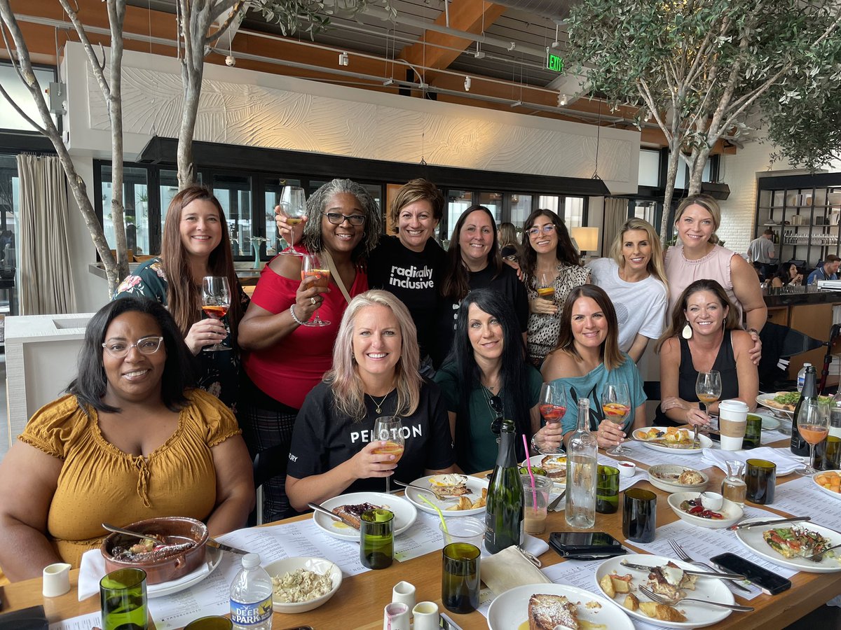 jlo731's tweet photo. Such a great way to celebrate a birthday! 🎉#NashBash was a BLAST!! 💖 Thank you @Rdene915 for organizing such a fun event with so many amazing #edtech women!!! 🙌
#Jenal https://t.co/GGnbI6j56n