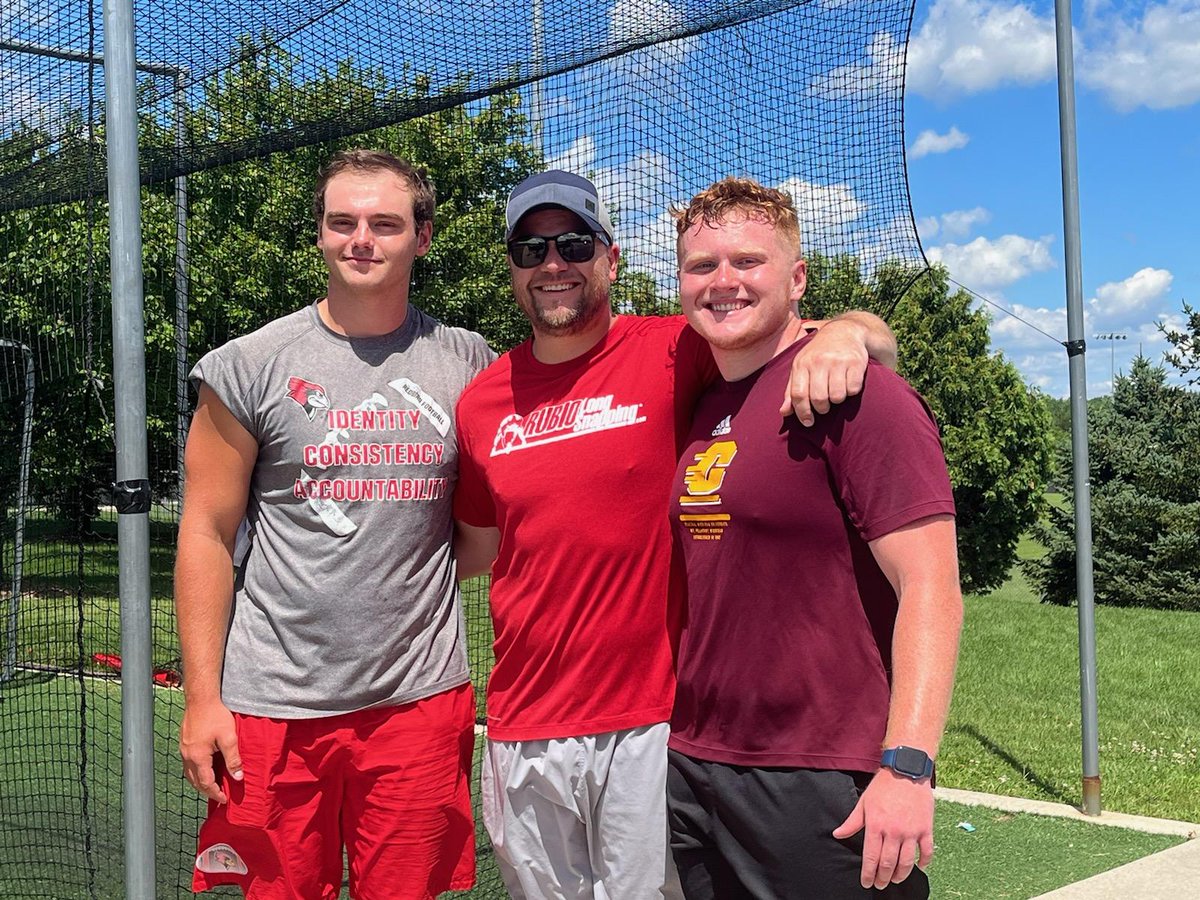 Another great sendoff for their respective camps. Such a pleasure seeing these @TheChrisRubio Long Snapping studs and continuing to be a part of their journeys. #RubioFamily #TheFactory