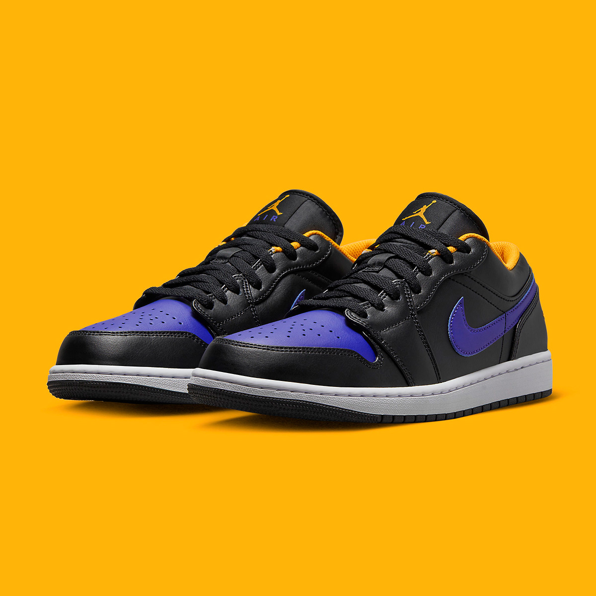 houseofheat's tweet photo. Air Jordan 1 Low “Dark Concord” is Coming Soon

DETAILS: https://t.co/lcOkE1SGRx https://t.co/nHsrAx5xSF