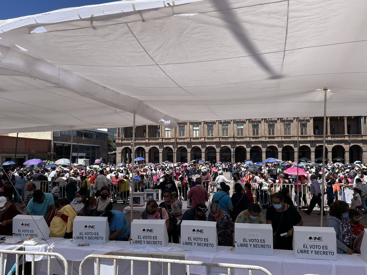 Slp1Morena's tweet photo. Las y los potosinos se suman a las actividades de renovación interna de nuestro Movimiento.

¡#MorenaCrece con #UnidadYMovilización! https://t.co/5Fz7O7hN9P