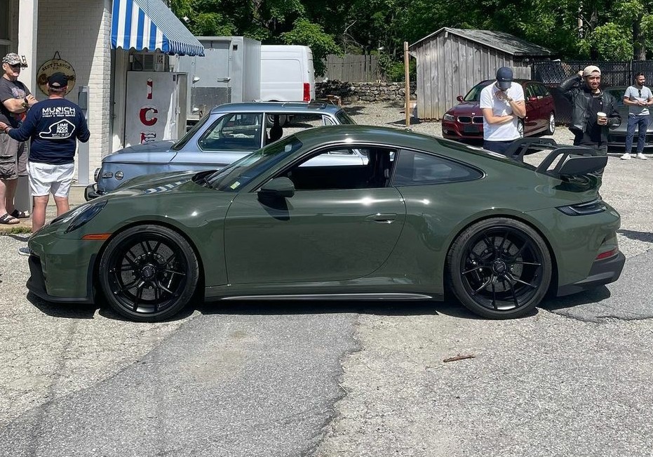 PorscheCIub's tweet photo. Paint-to-Sample Black Olive 992 GT3 https://t.co/vOjqvHTJtW
