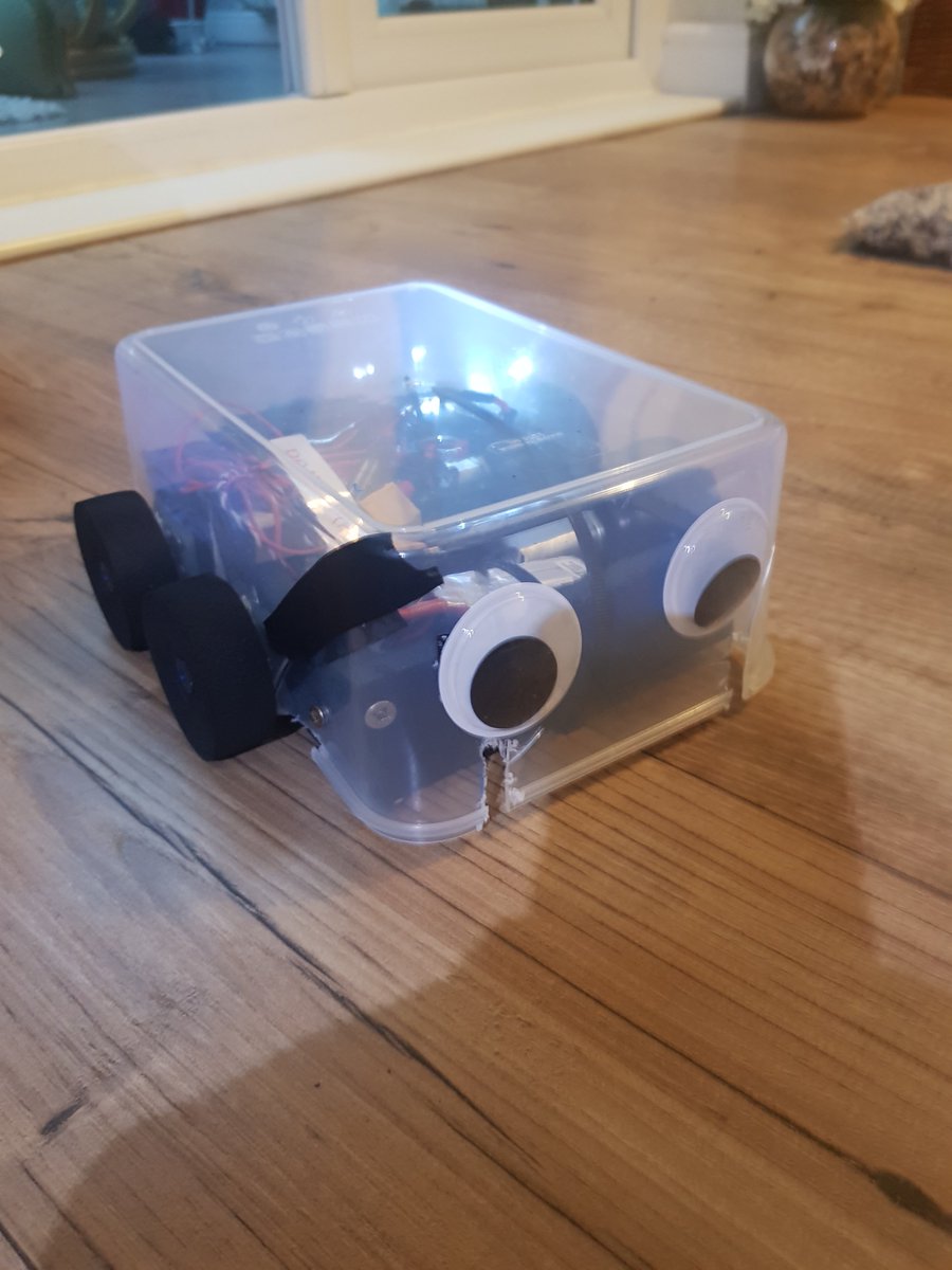 luckyanimlrobot's tweet image. Introducing TupperScare!  Our long awaited 2nd beetle will be making its debut at @bristolbotbuild Subterranean Showdown next week!  hope to see some of you there!