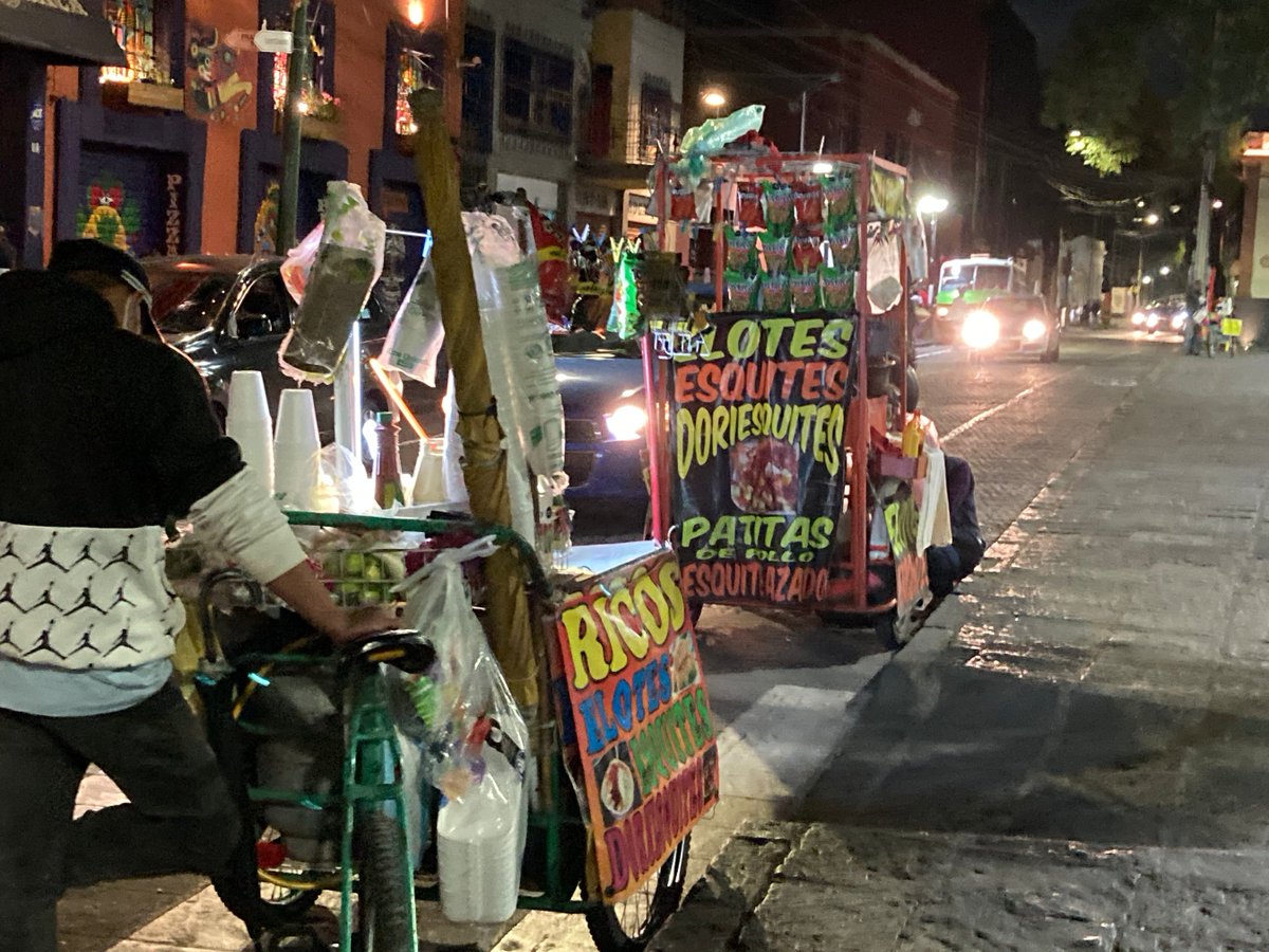 UnidosCoyoacan's tweet photo. Así es como Gio cumple la promesa de liberar el centro de Coyoacán de comercio informal, y se confirma que Coyoacán es tierra de nadie y se encuentra a la venta al mejor postor 😤😤 https://t.co/6Ir8zKFAa7