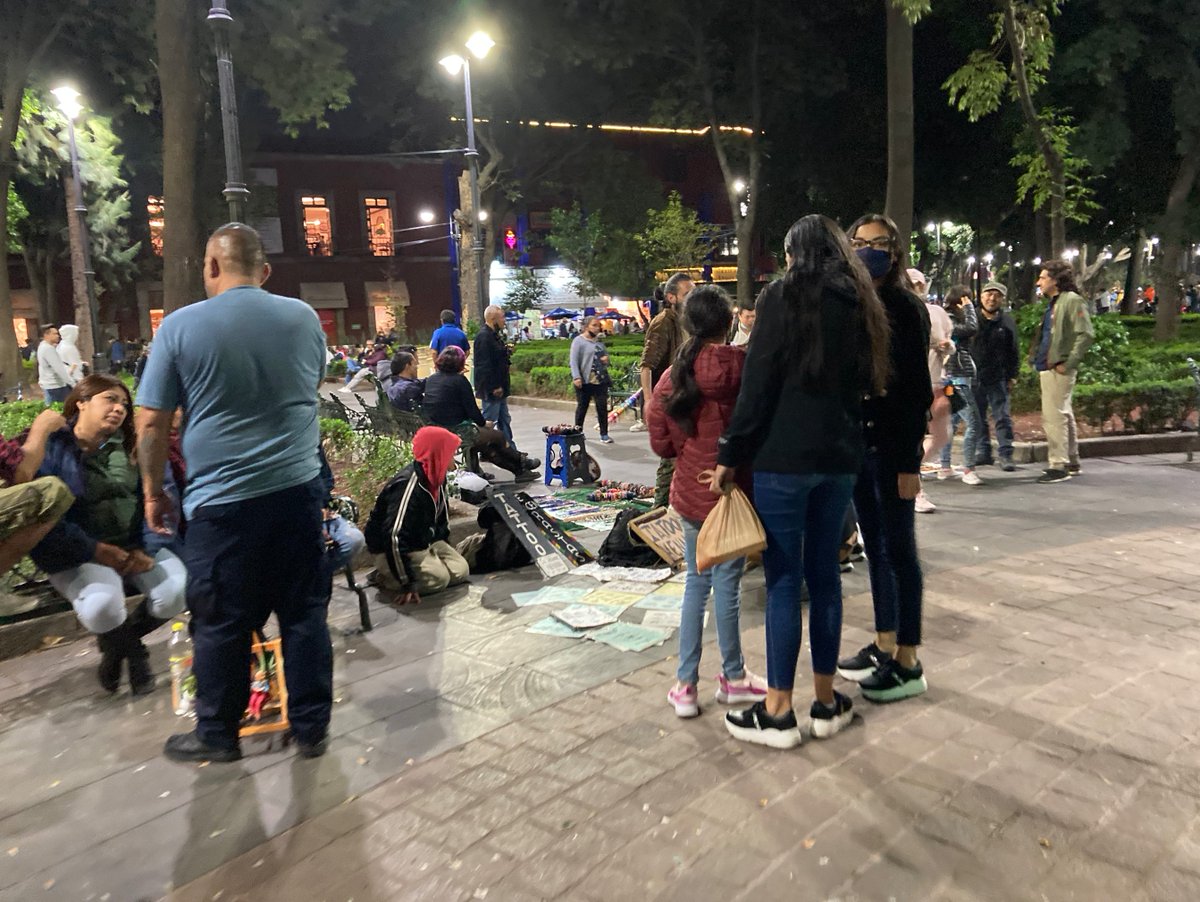 UnidosCoyoacan's tweet photo. Así es como Gio cumple la promesa de liberar el centro de Coyoacán de comercio informal, y se confirma que Coyoacán es tierra de nadie y se encuentra a la venta al mejor postor 😤😤 https://t.co/6Ir8zKFAa7