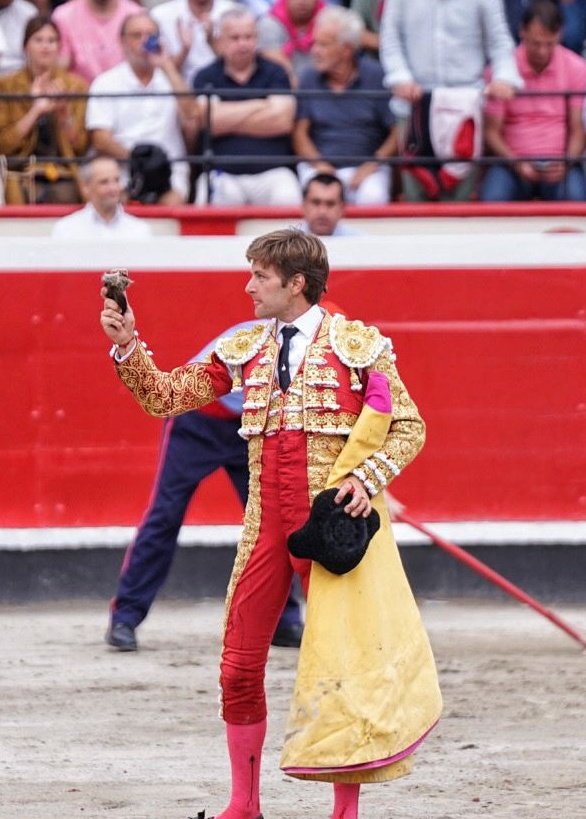 🟩2️⃣ Oreja para <a href="/JuanLealweb/">Info Juan Leal</a> frente al buen segundo de <a href="/MurteiraGrave/">Murteira Grave</a>. Faena valiente  y de autoridad.

📷 <a href="/lara_ripiero/">AlejandroLaraRipiero</a>

#AzpeitiaZezenketaKulturaDa