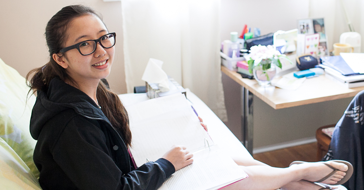 VIUniversity's tweet image. Would you like to know more about being a homestay family in Nanaimo? When you host international high school or university students, your family benefits from lifelong friendships as well as the opportunity for greater global awareness. Learn more here: bit.ly/3c6n7I5