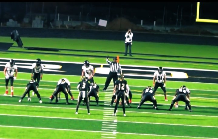ColterGinn12's tweet photo. 🖤💛FRIDAY NIGHT LIGHTS 
@peachcofootball @AthleticsPeach @QBC_Atlanta https://t.co/ZeZv5Y1Q2E