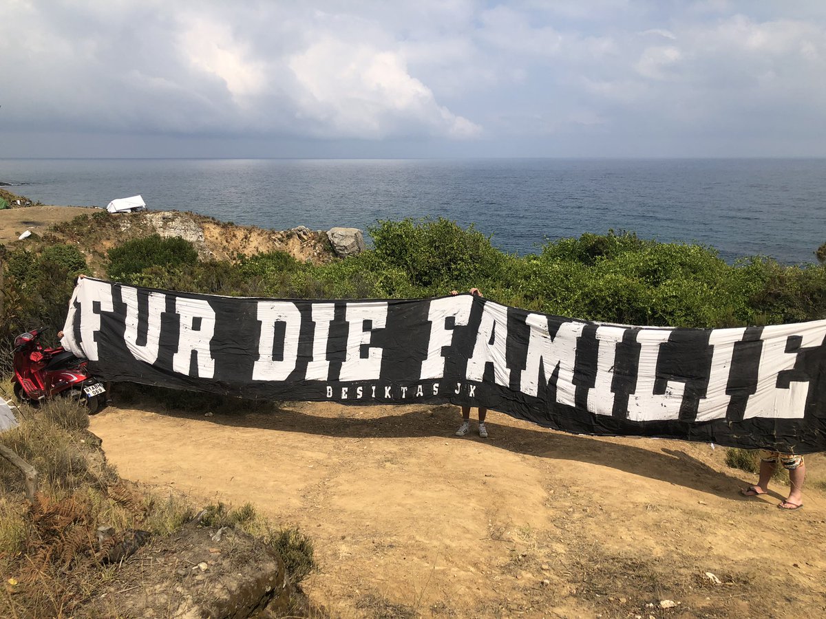 bjkbouncers's tweet photo. SEZON BOYUNCA PEŞİNDEN GELECEK ONCA GÖÇEBE 🦅 

#BjkBouncers #BjkSupporters https://t.co/slIL46HxNz