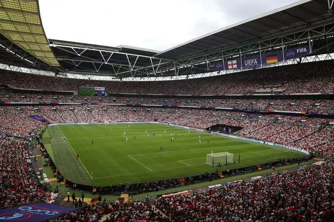 GrinanMarta's tweet photo. 👏 87.192 personas en Wembley.
✅ Récord en una final de la Eurocopa, tanto masculina como femenina. El anterior lo tenía el Bernabéu (1964, 79.115 asistentes). https://t.co/CcYmtiFJ0E