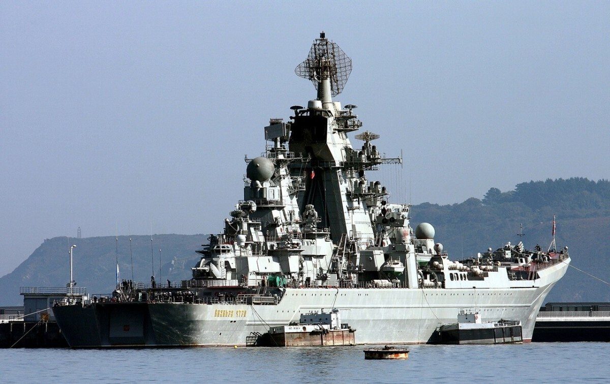 fdjokez's tweet photo. On the day when the Russian military celebrates its navy, an explosion rocked the Russian Navy’s Black Sea Fleet headquarters in Sevastopol earlier on Sunday, leading to the canceling of activities to celebrate Navy Day. https://t.co/eNBv4LYbcn