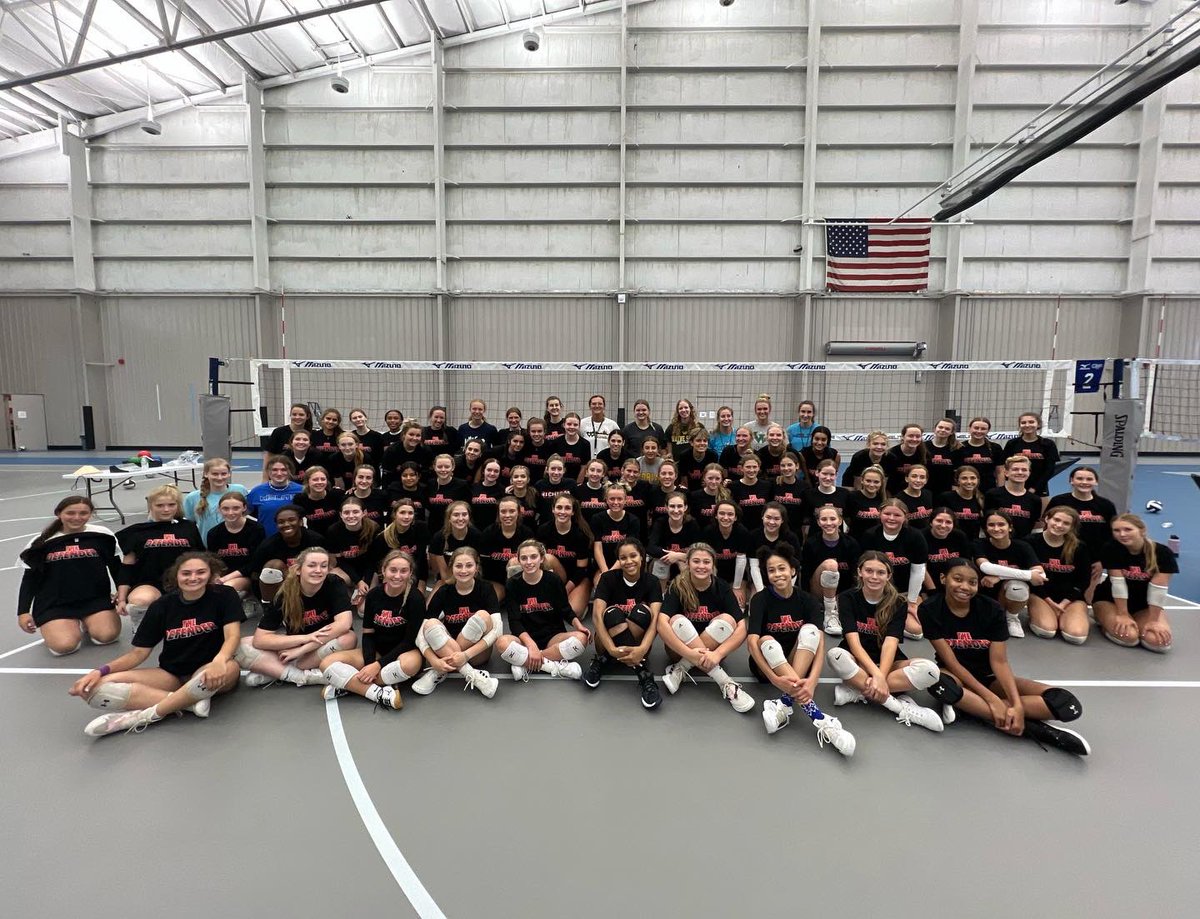MIEliteVB's tweet photo. Thanks to everyone for coming out to Defender 2022! 🏐🔥

Shoutout to Delaney for earning the 2022 Defender title! 

#mielite2022 #mielitesummer #defender https://t.co/hx5ZKasPOK