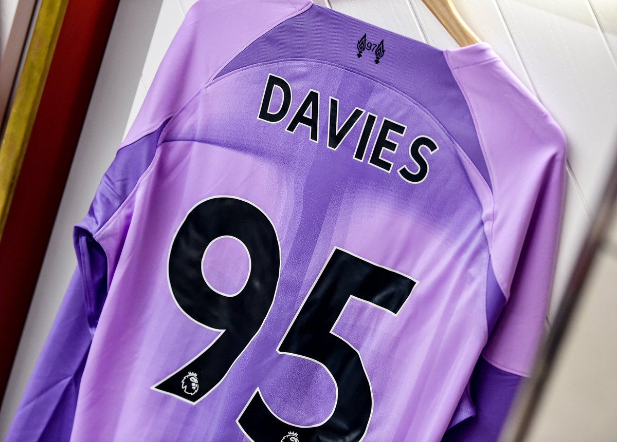 LFC's tweet photo. Dressing room settings 📸👌 https://t.co/4dm0uJCD2T