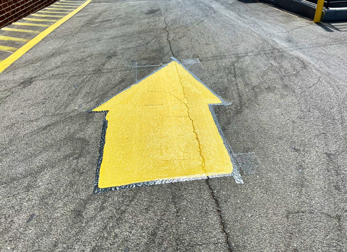FilmThePoliceLA's tweet photo. This is not a good arrow. https://t.co/AgJ6LAOrrO