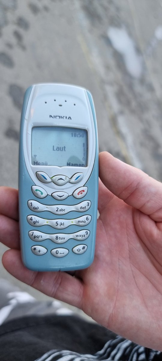 TheDmDLP's tweet photo. und es hat noch immer Akku.. #Nokia3410 https://t.co/u0oJD6A7lY