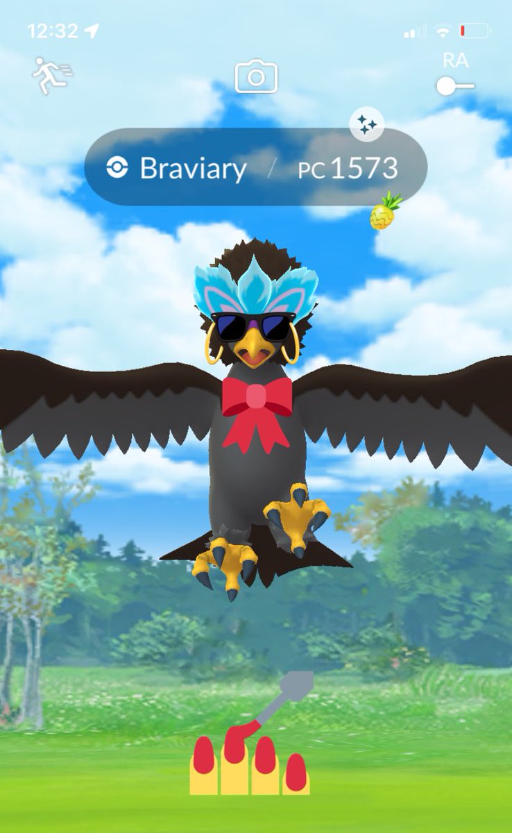 _FaiNeko's tweet photo. #braviary #shiny me come!!!! 😳 but nop it was for a nail polish help 💅🏻 fabulous!! 😎🥰 #ShinyPokemon #PokemonGO #weekendraid 💃🏻💃🏻💃🏻 https://t.co/pCVZnHBN4w