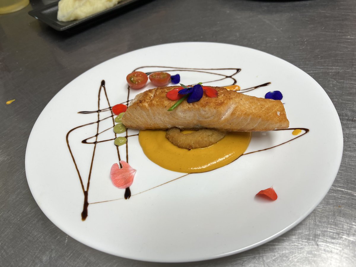 John_Centeno's tweet photo. Un rico salmón para el almuerzo https://t.co/zaTf1py1zb