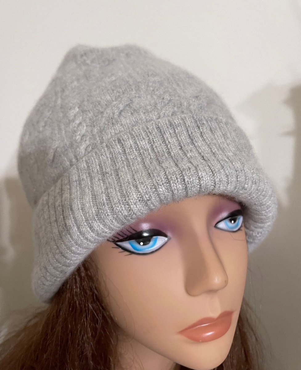 mcleodhandcraft's tweet image. silver gray thick cashmere slouch hat felted cashmere light weight chemo hat upcycled cashmere organic sleeping hat size L etsy.me/3PPVO3z
#Silvergray #cashmereslouch #chemohat #beaniehat