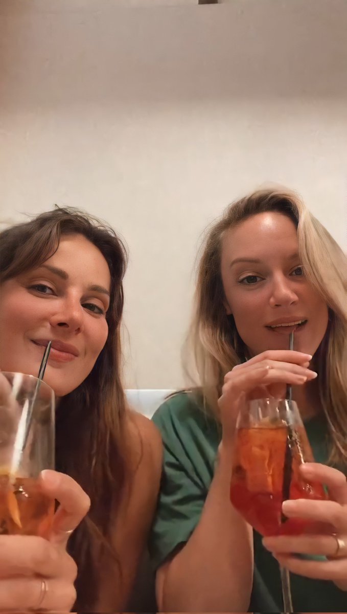 ann_smt's tweet photo. they're so cute🥰🥺
#DanielleSavre #StefaniaSpampinato https://t.co/ZmO0PzNfxz