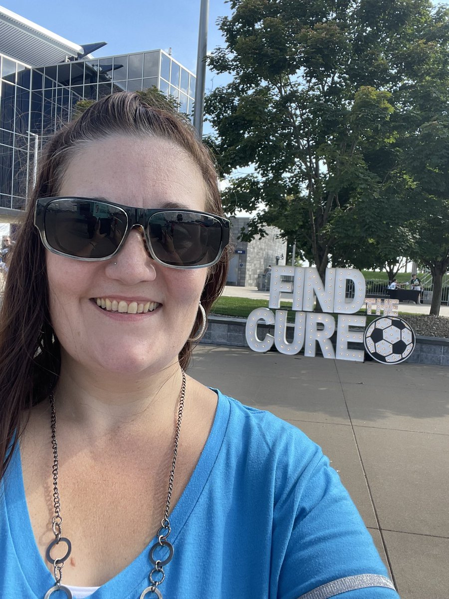 kballz83's tweet photo. Out Supporting KC “Kicks Cancer”. Let’s help provide hope to Saint Luke’s cancer patients. Kick off is at 6 p.m. come join the fight against cancer. #PaintItBlueIn2022
#KAMOKickOff
#PumpUpTheFANs
@KAMOkonnects
@ErickJBush
#winMOORE
#LifeatATT
@AlyssaMoore_12
@KAMO_GOAT https://t.co/YWl36jJA9M