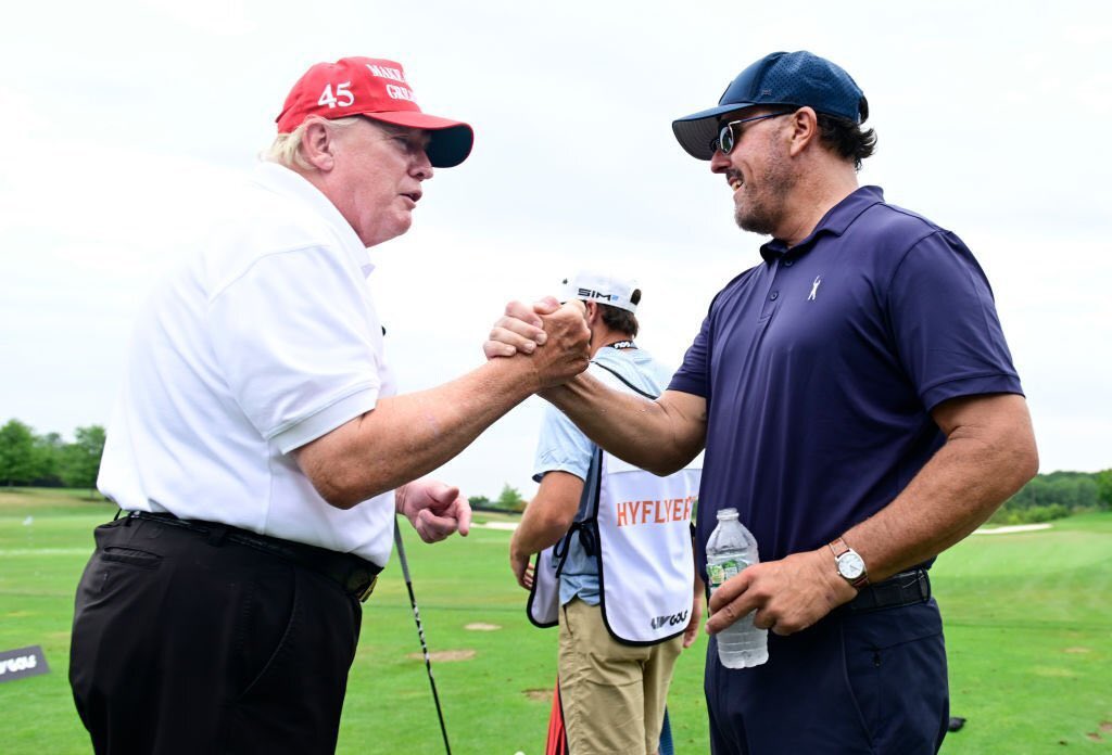 Phil Mickelson Gets Heckled At Bedminster LIV Event