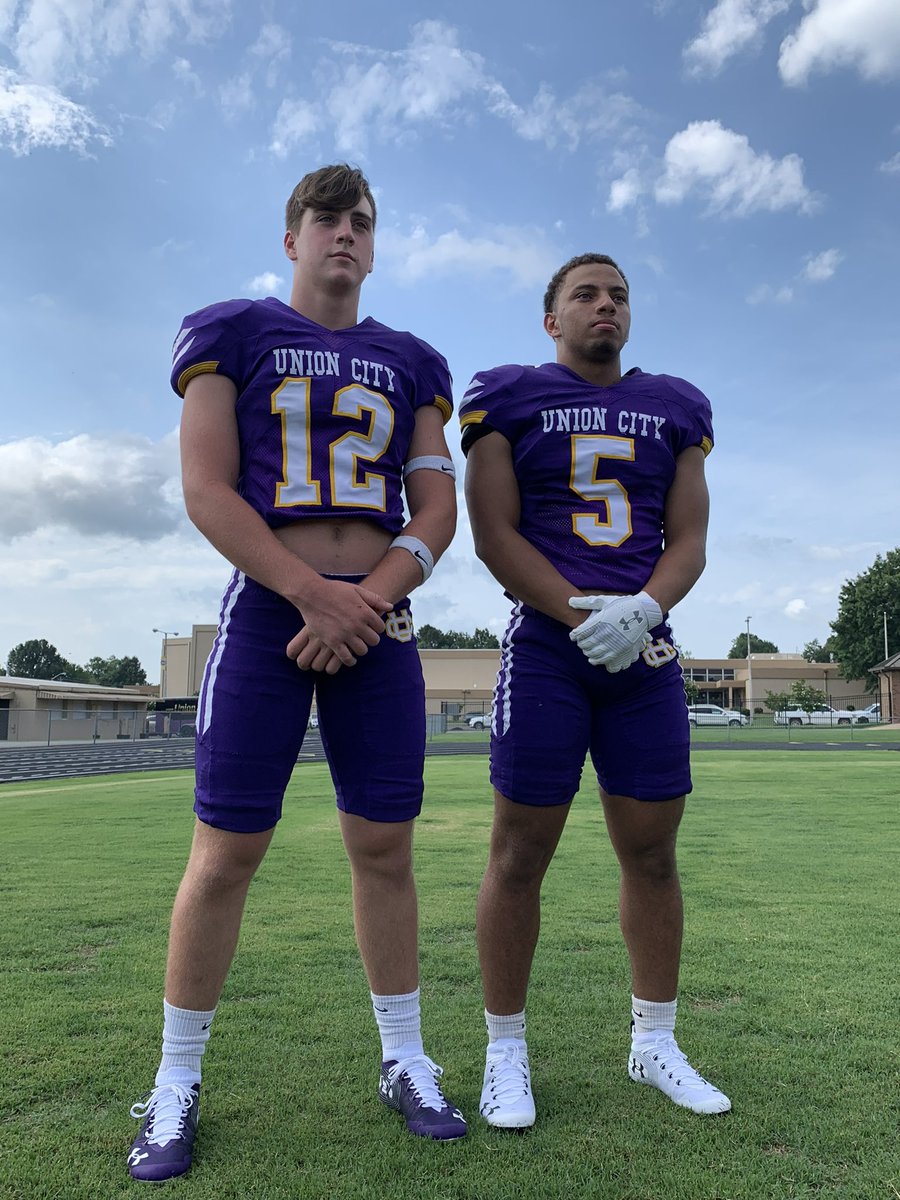 JacobArnold2005's tweet photo. Union City Tornadoes #12qb #5rb #Unstoppable #Watchthemwork #CSmithscout #247recruit #Recruit4TN https://t.co/ntJSnSh29q